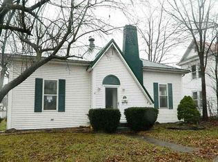 113 Gallatin St, Ravenswood, WV 26164