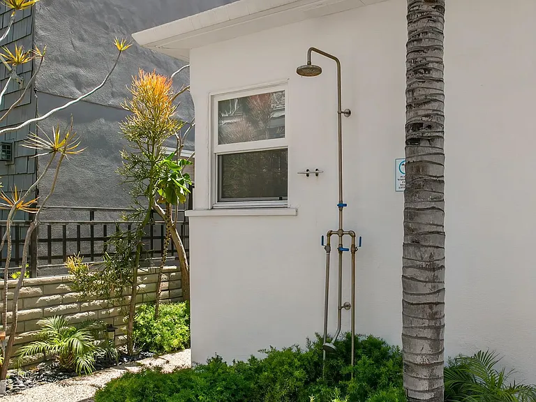 805 Brighton Ct — Photo 17