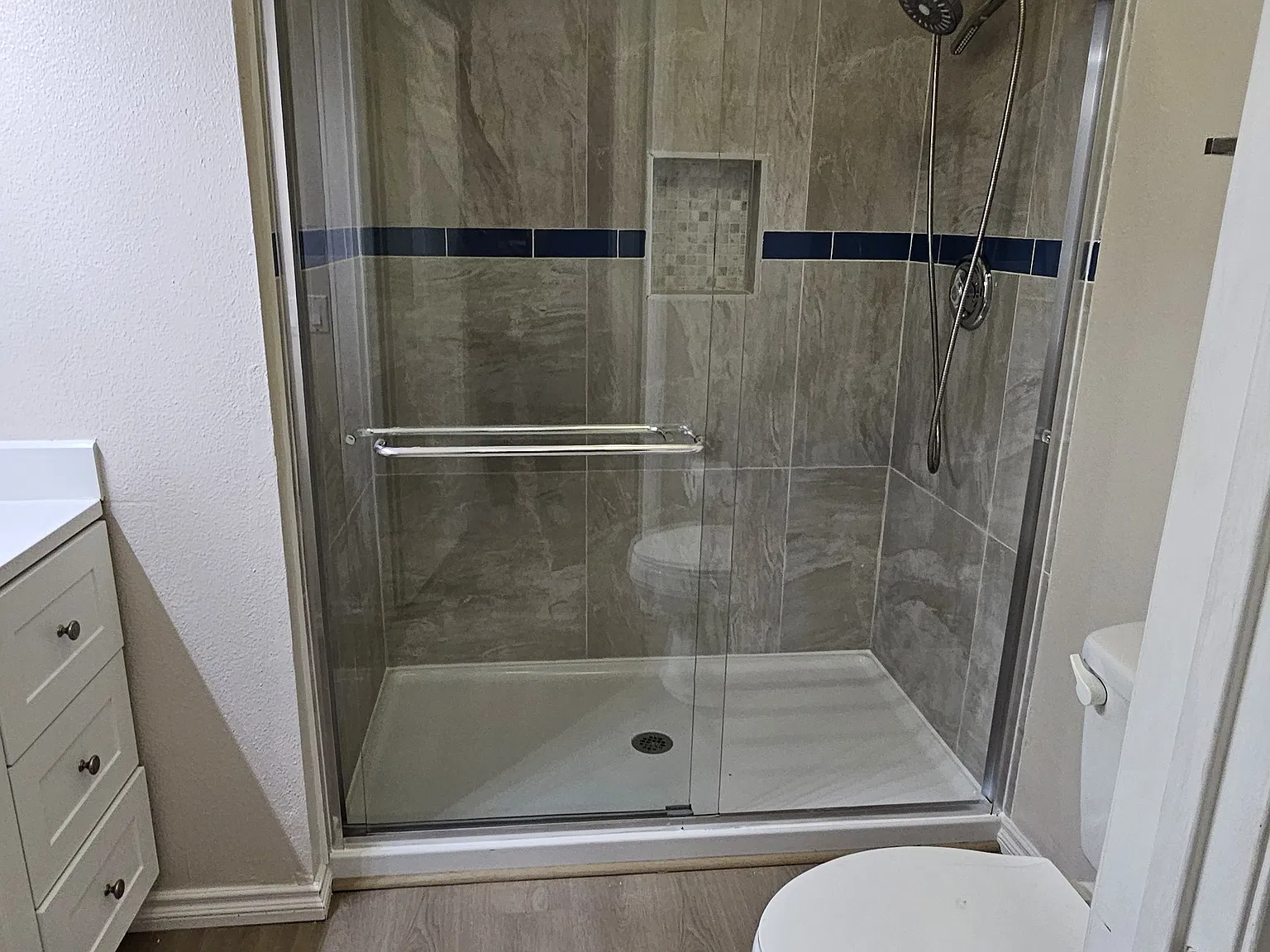 10905 Sabre Hill Dr — Photo 3