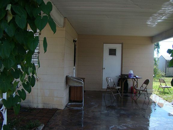 3rd image of 2523 Civitan Ave