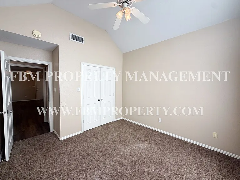 19 Country Club Place - 3 Bedroom, 2 Bathroom Home in Waxahachie, TX! — Photo 10