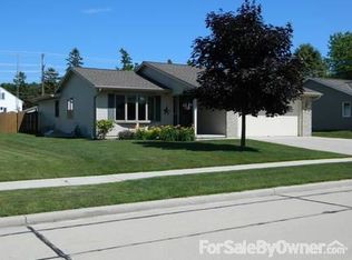 1005 N 43rd St, Manitowoc, WI 54220