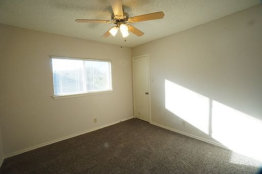 4th image of 9575 Campton Farms