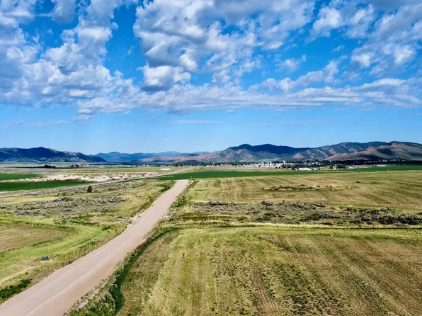 B2 L Lakey Loop #6, Soda Springs, ID 83276