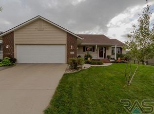 4112 S Bedford Ave, Sioux Falls, SD 57103