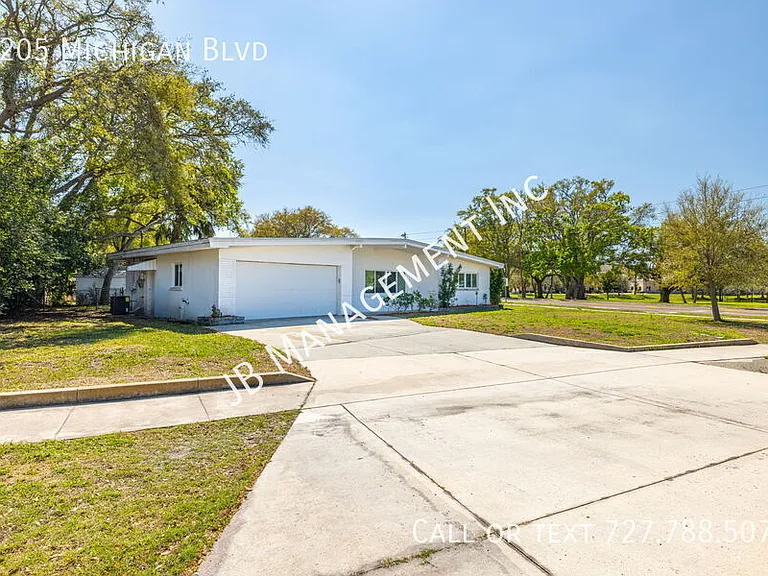 1205 Michigan Blvd — Photo 1