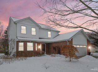 108 Fox Chase Dr S, Oswego, IL 60543