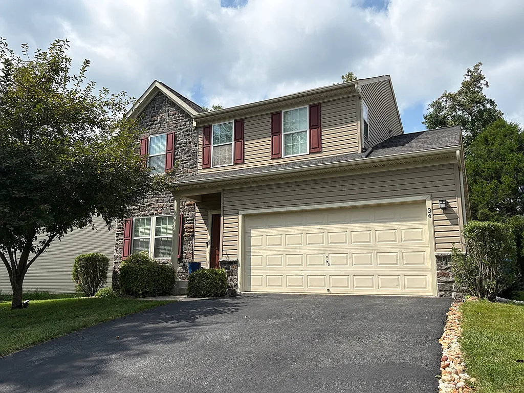 4 bed, 2.5 bath, 3124 sqft, $2,850 — Photo 1