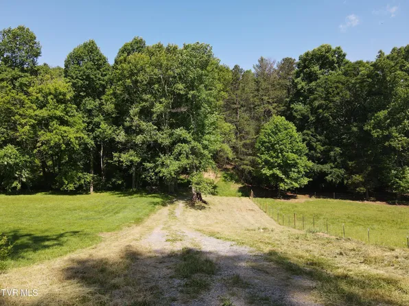 Whispering Pines Rd, Johnson City, TN 37601