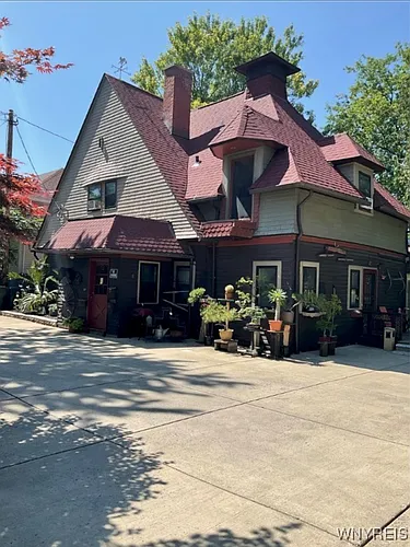 332 Goundry St #2R Photo 1