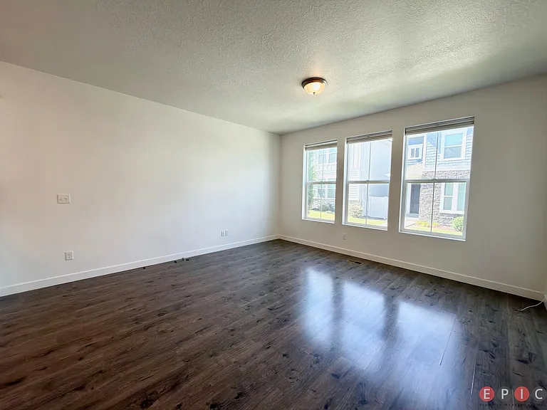 4430 W 2550 N — Photo 10