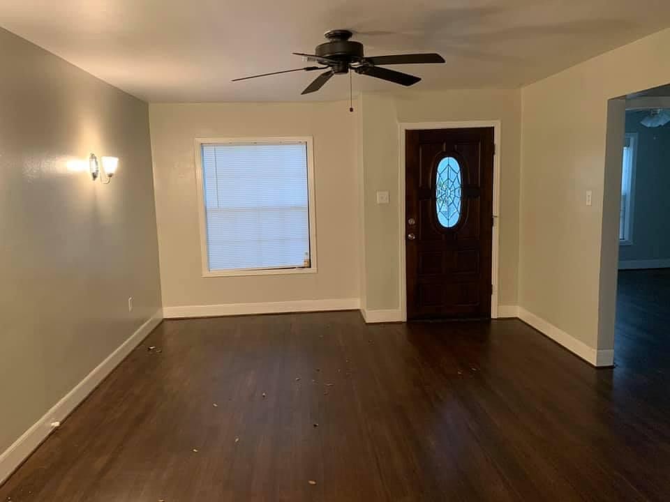 1st image of 705 E Humble St