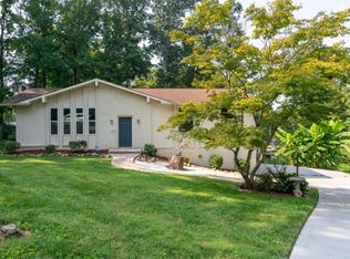 1103 Green Oak Ln, Knoxville, TN 37932