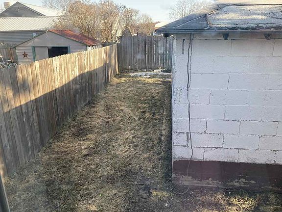 5th image of 1213 Knox St