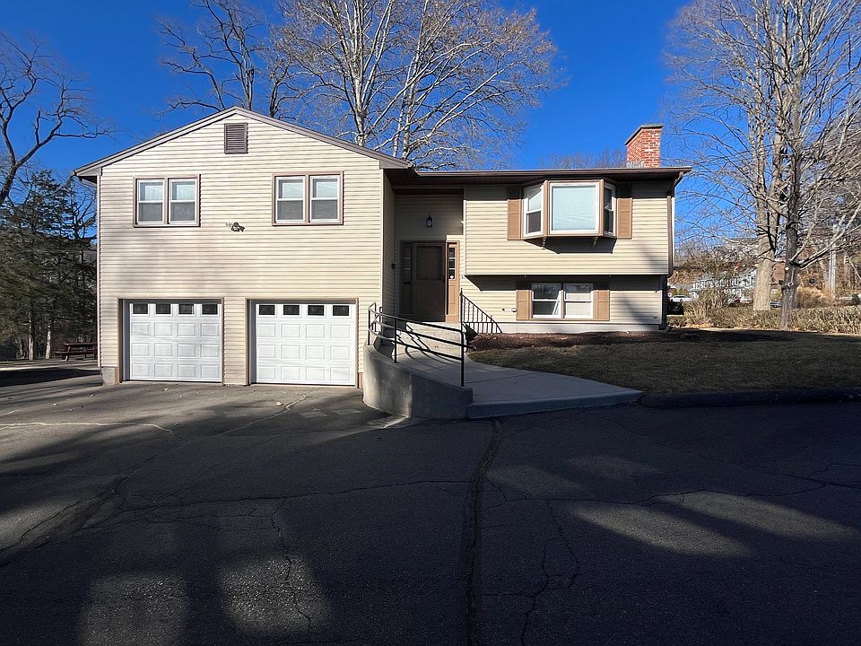 3 bed 2.5 bath single family