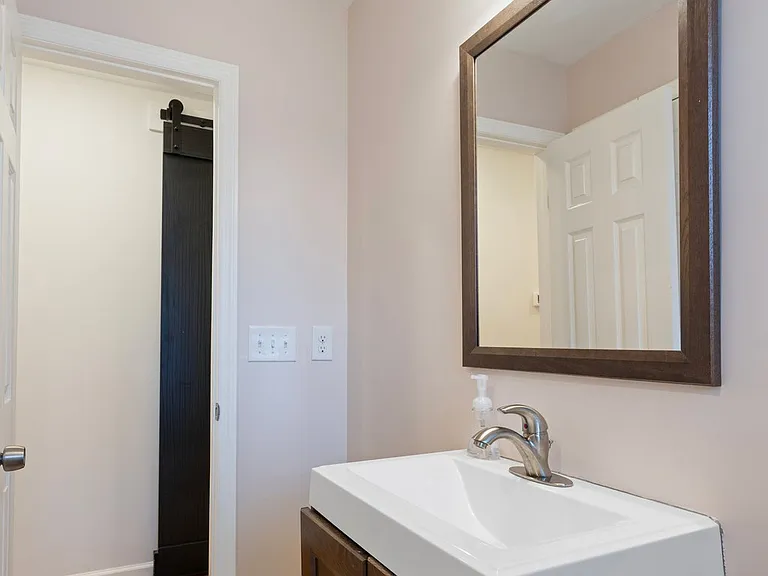 208 Hardison Ave — Photo 22
