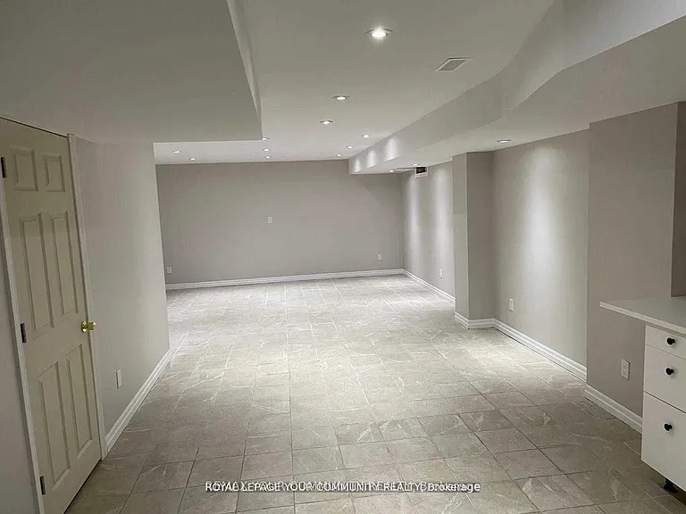 122 Russel Dr — Photo 19