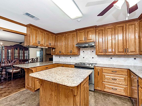 4th image of 10055 Jack Torres Rd