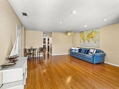 2nd image of 3610 Lsle Way
