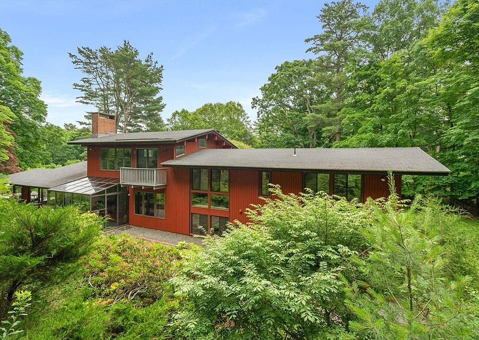 1st image of 132 Westfield St