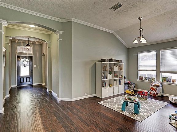 2nd image of 3914 W Auden Cir