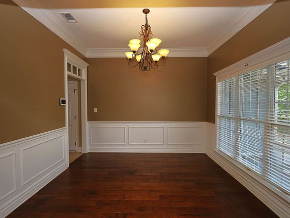 4th image of 4338 Kenilworth Cir