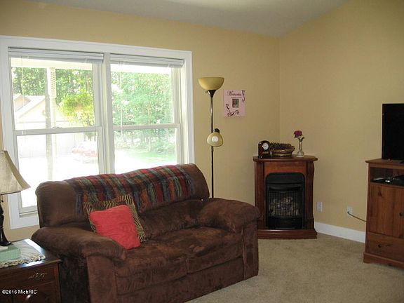 4th image of 5634 W Harriet Ln