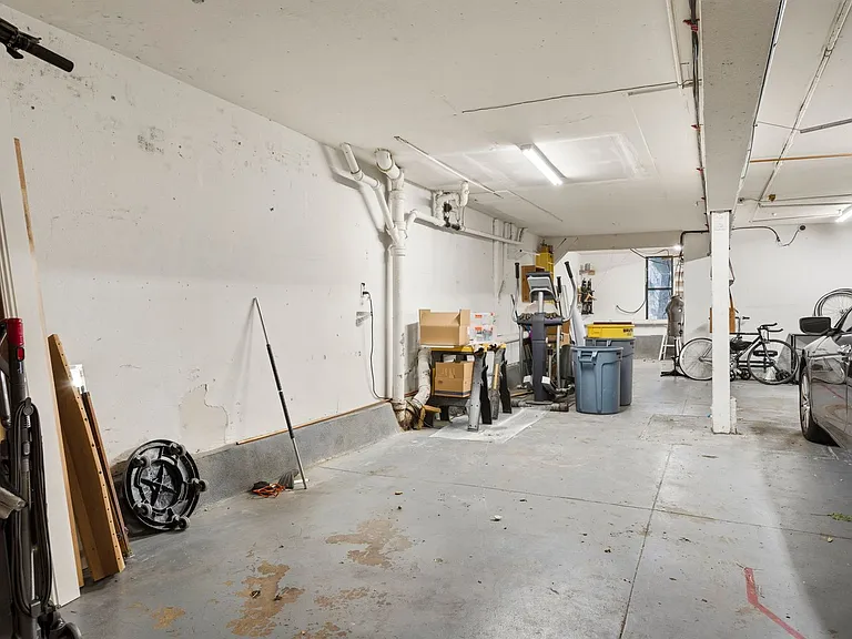 75 Lafayette St #1 — Photo 36