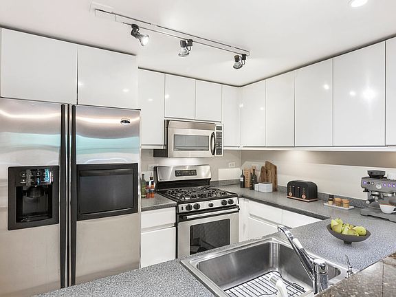 4th image of 110 W 90th St APT 2B