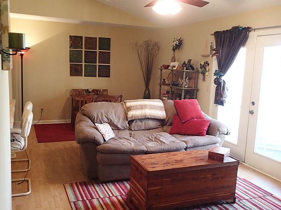 Living Room/Dining area