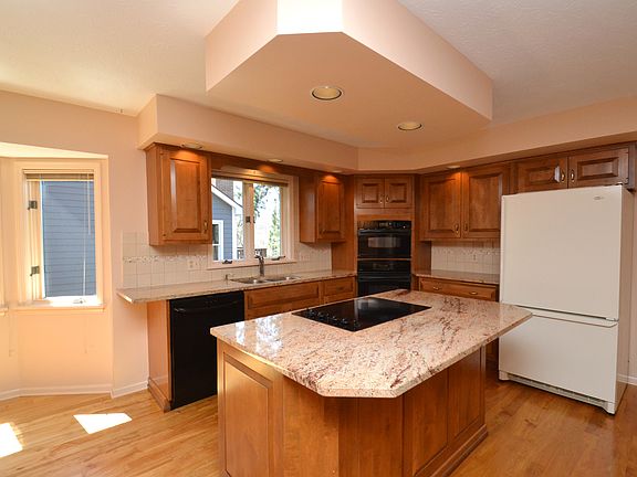 5th image of 52 Erie Cres