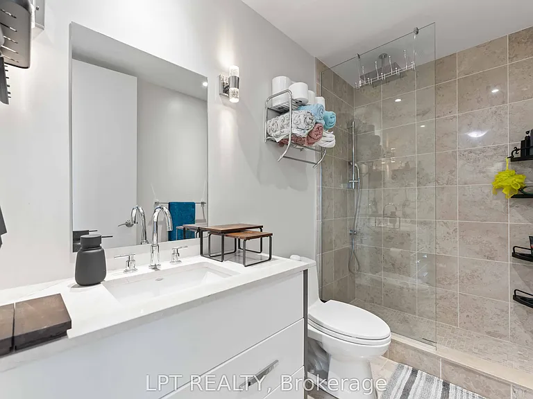 111 Champagne Ave S #307 — Photo 28