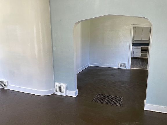 3rd image of 4106 Binney St