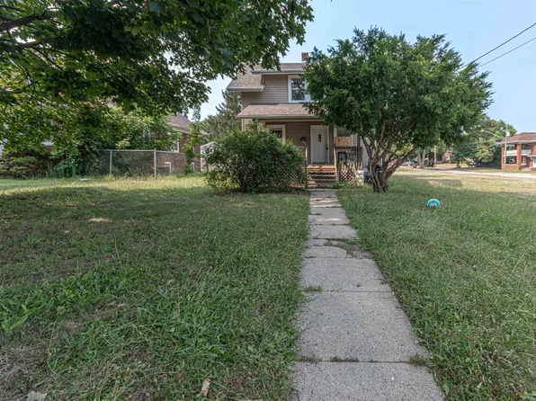 1207 Montague St, Rockford, IL 61102