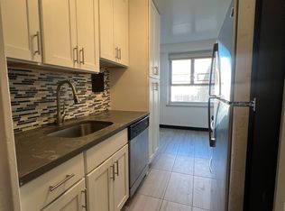 189-04 64th Ave #8A, Fresh Meadows, NY 11365