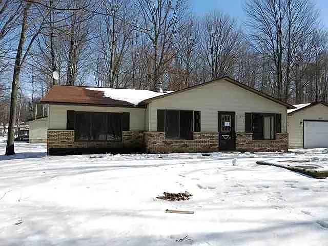 1083 Keweenaw Trl photo 1