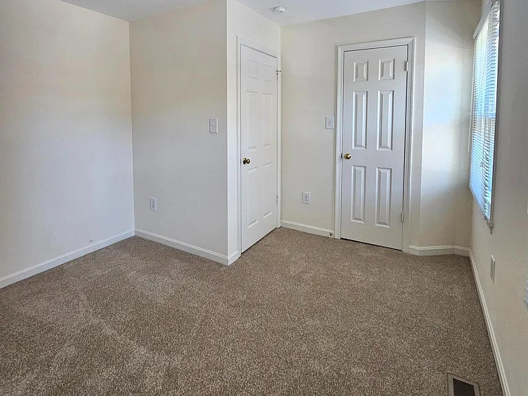 1119 N Stuart St #B — Photo 22