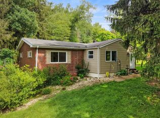 114 Hartzell Rd, Zelienople, PA 16063