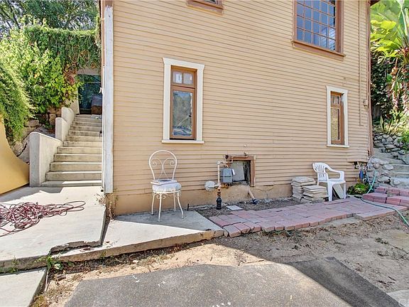 4th image of 425 Museum Dr