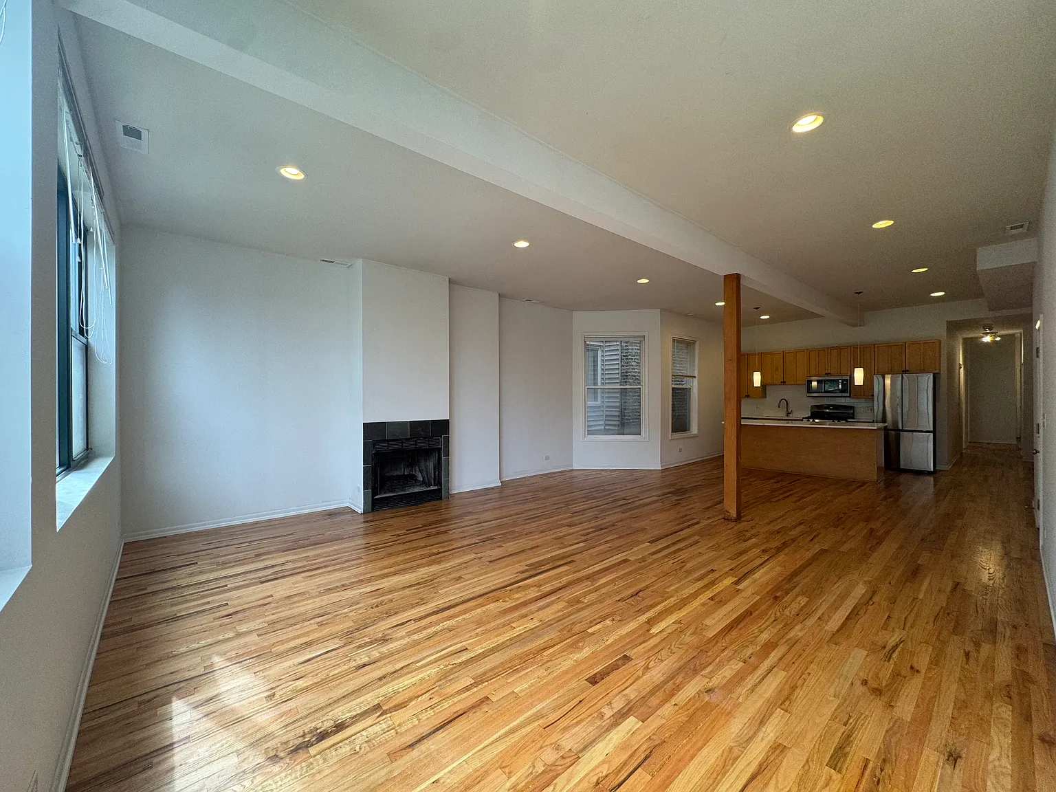 2 bed, 1900 sqft, $2,800 — Photo 1