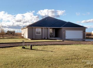 975 SW Wright Pl, Mountain Home, ID 83647