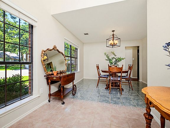 2nd image of 6704 Saddle Ridge Rd