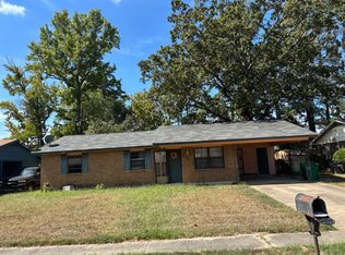 2704 Patricia St, Pine Bluff, AR 71603