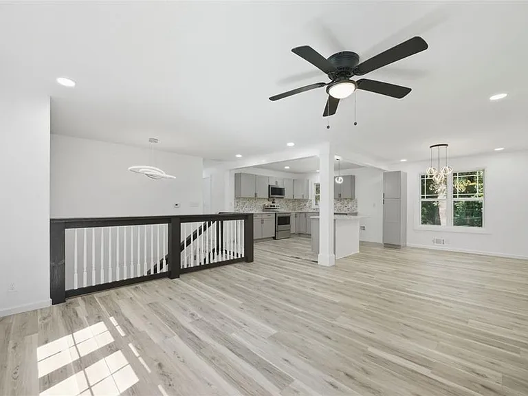 3920 Wedgefield Cir — Photo 5