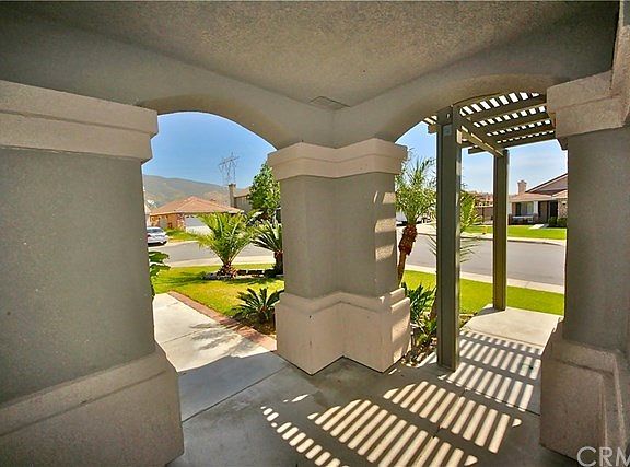 Covered porch entryway