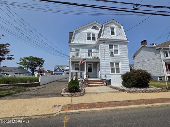 123 1st St APT 4