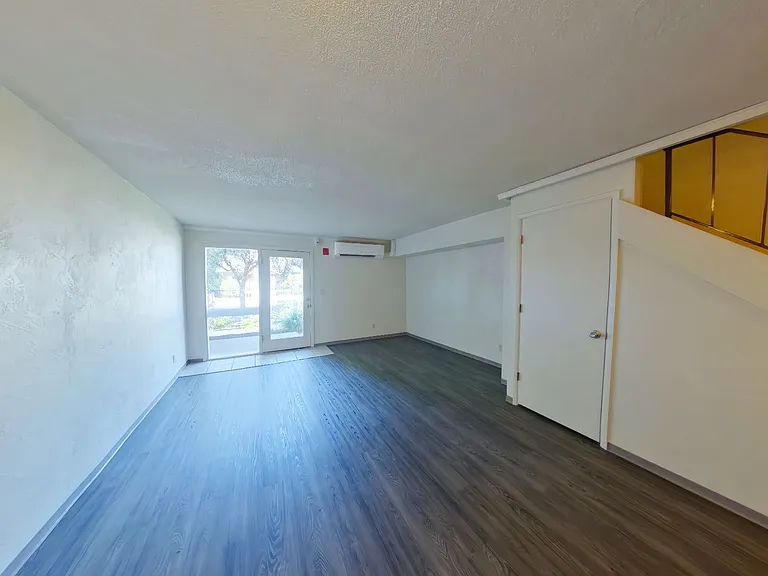 1695 Patterson Street — Photo 6
