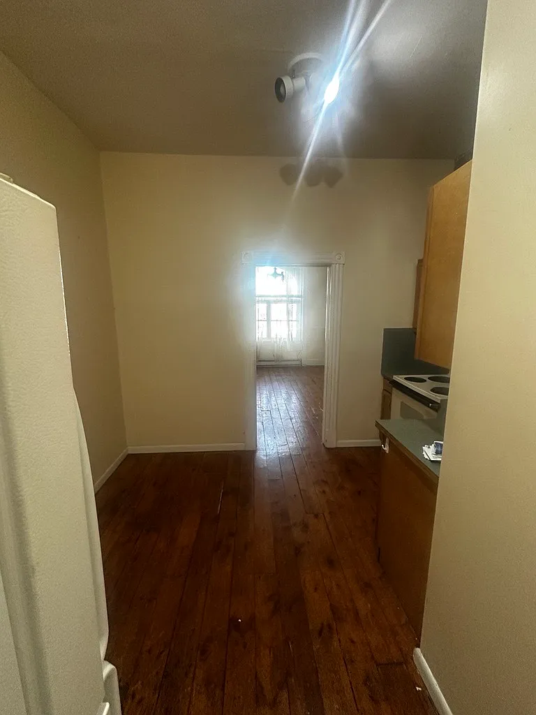 1 bed, 750 sqft, $1,100 — Photo 4