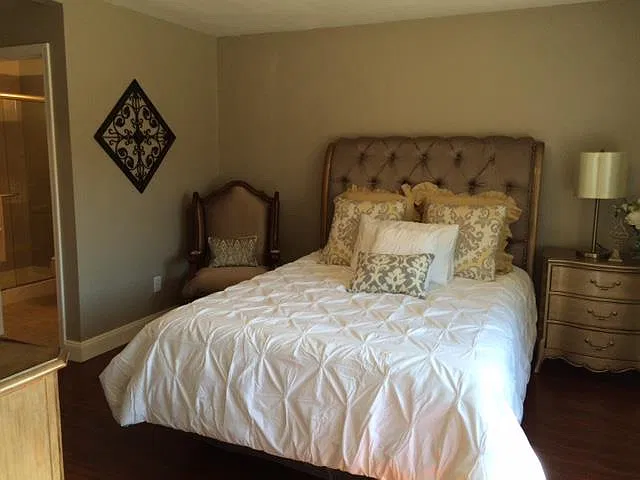 4 bed, 3.5 bath, 1874 sqft, $4,500 — Photo 3