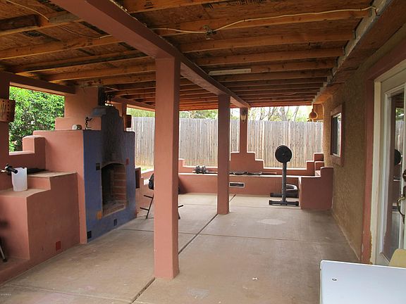 4th image of 109 N CHRISTOPHER Avenue